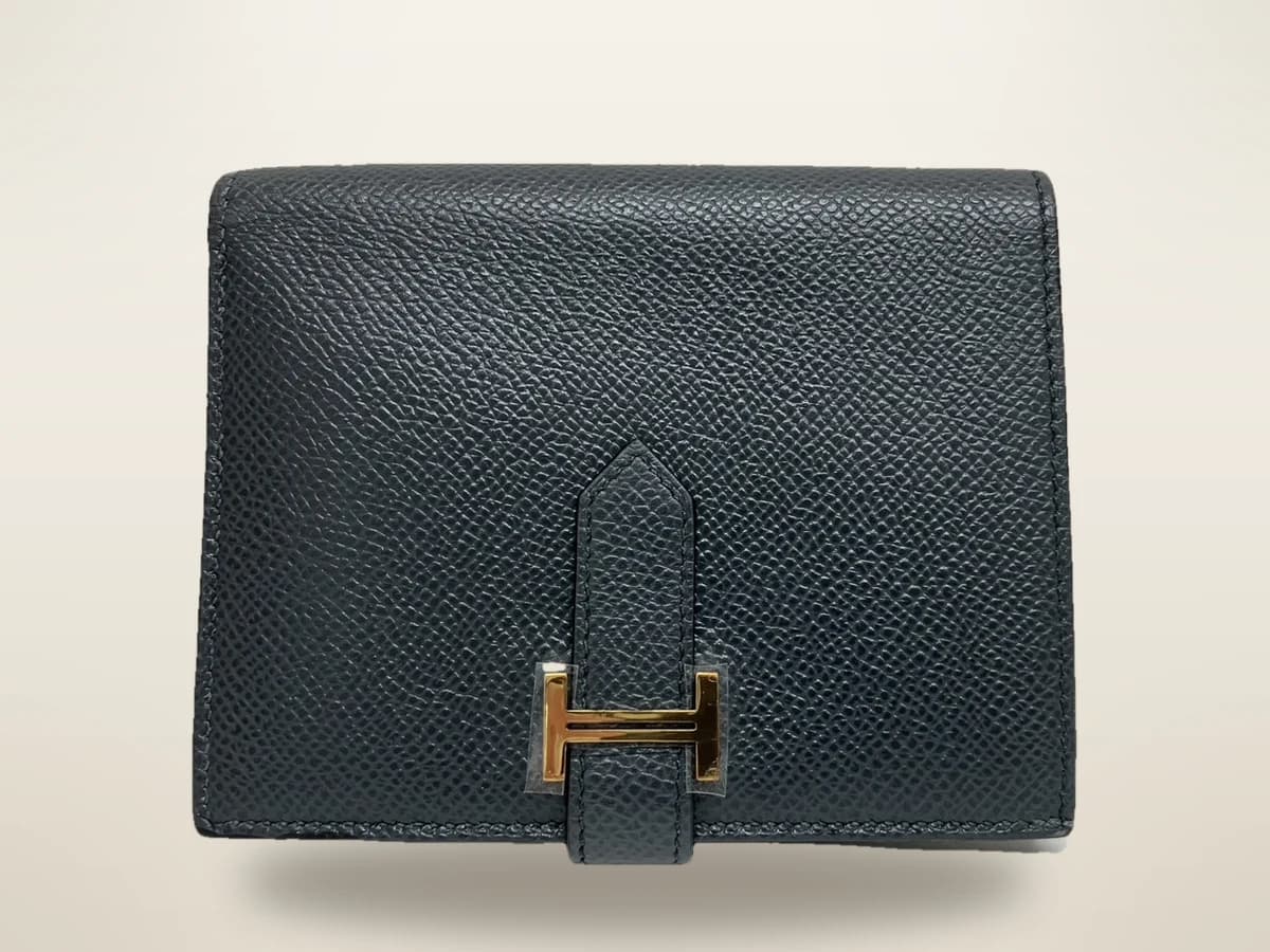 起福堂で実際にお買取りしたコンパクトなレザー財布
